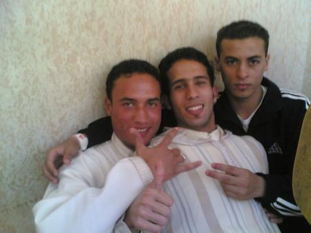 c moi + mon ami youssef et mon ami radwane